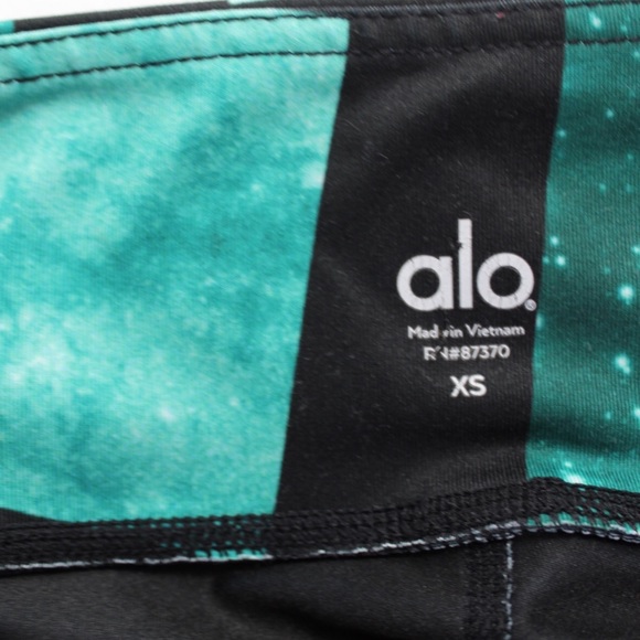 Alo Yoga Cropped Interstellar Printed Pants XS - Picture 5 of 5